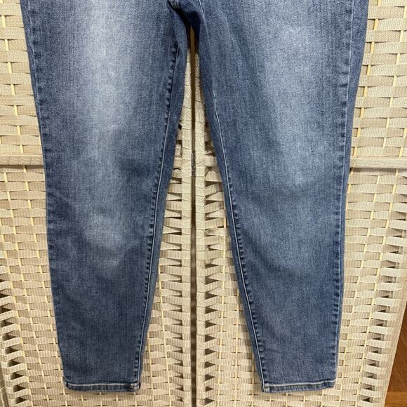 Judy Blue SLIM FIT Jeans Women’s Plus Size 14W Medium Wash Blue Stretch Denim - Picture 4 of 9